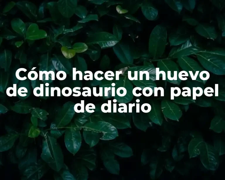 Cómo hacer un huevo de dinosaurio con papel de diario